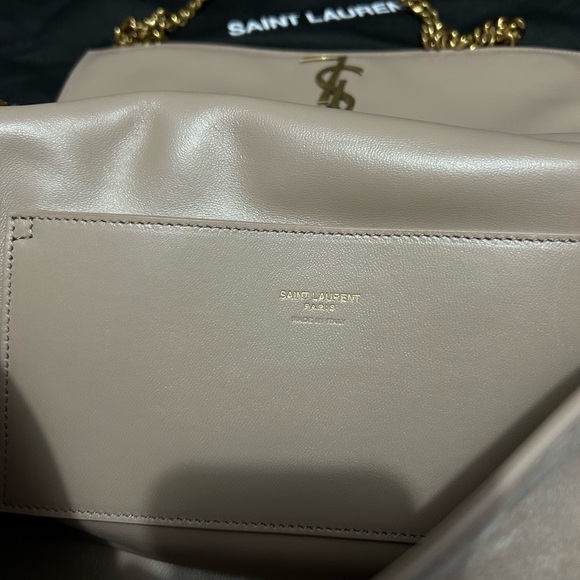 Saint Laurent Kate crossbody bag reverses from suede to smooth calf leather. - Picture 3 of 3